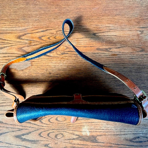 Vintage good condition Dooney and Bourke purse genuine leather - Picture 2 of 4